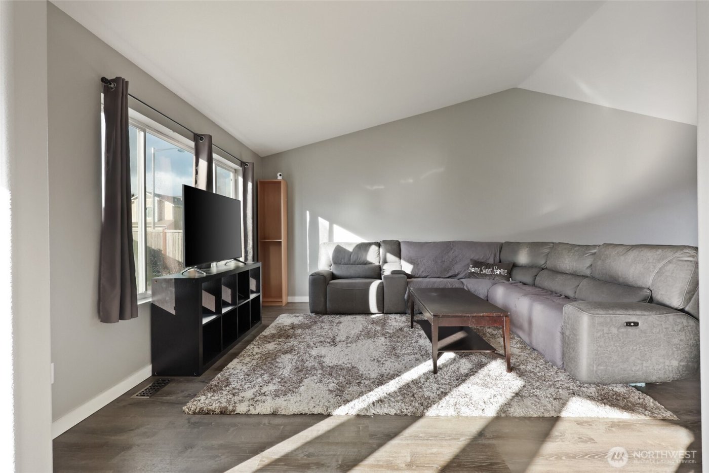 9826 Greenleaf Loop SE, Yelm, WA 98597-8818