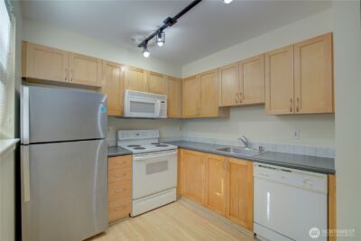 111 108th Avenue NE #A215, Bellevue, WA 98004 - Photo 11