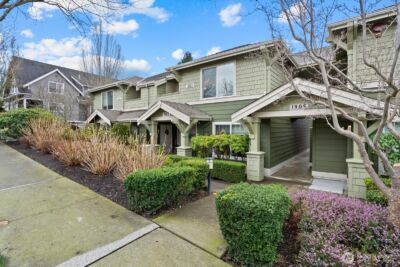 1905 24th Avenue NE #202, Issaquah, WA 98029