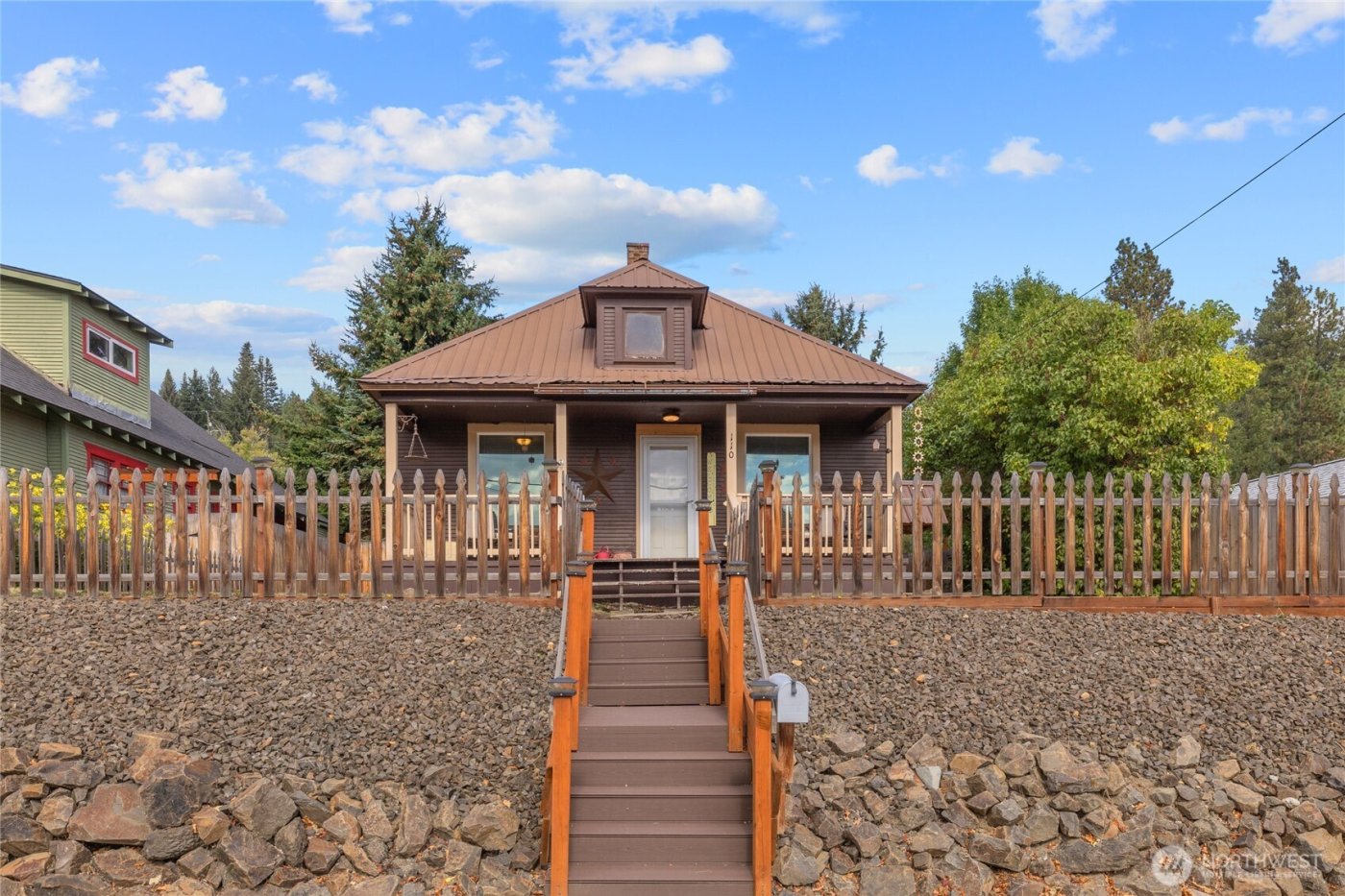 110 W 3rd Street , Cle Elum, WA 98922
