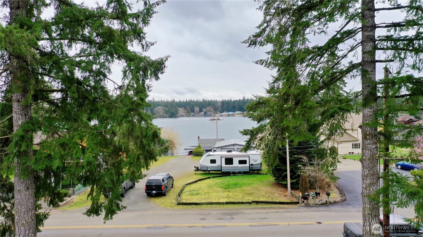 1311 E Island Lake Drive , Shelton, WA 98584