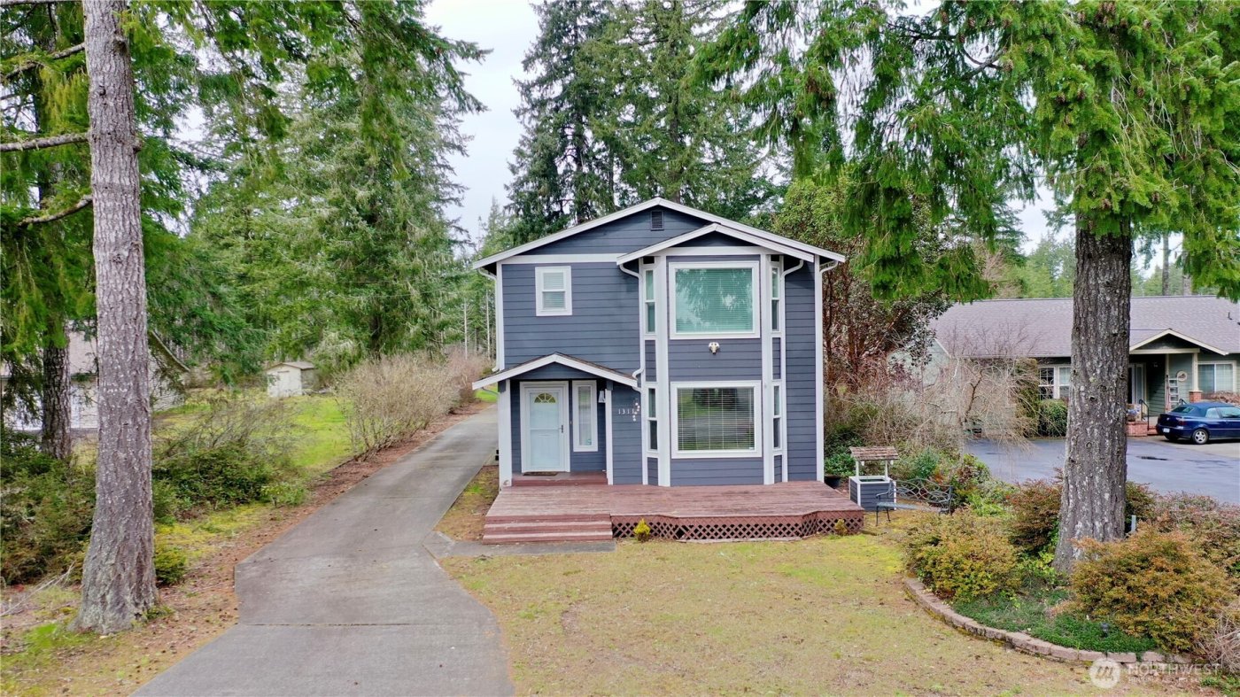 1311 E Island Lake Drive , Shelton, WA 98584