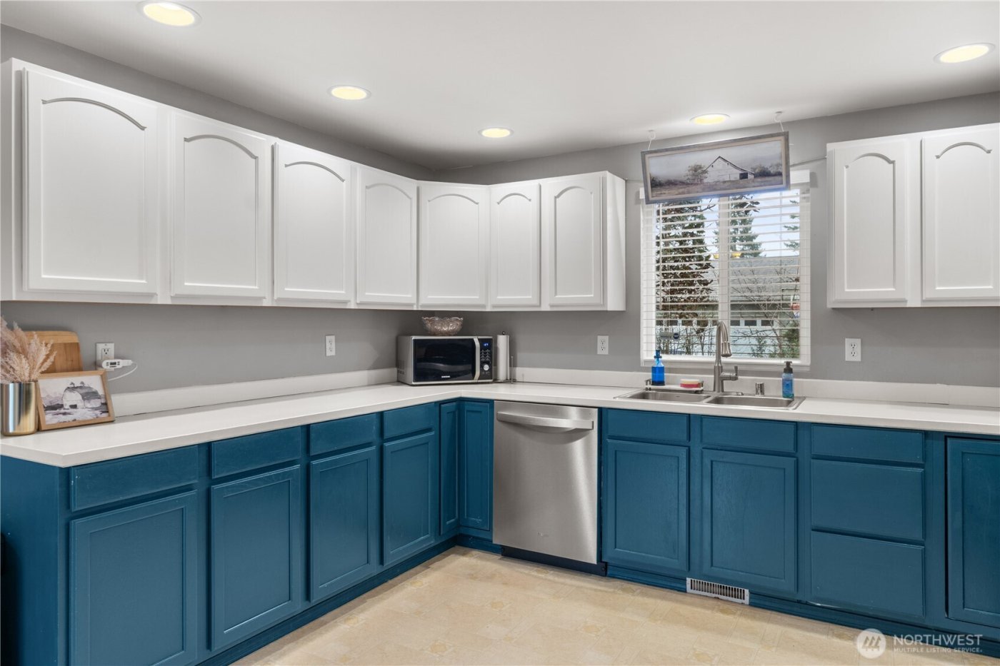 1311 E Island Lake Drive , Shelton, WA 98584