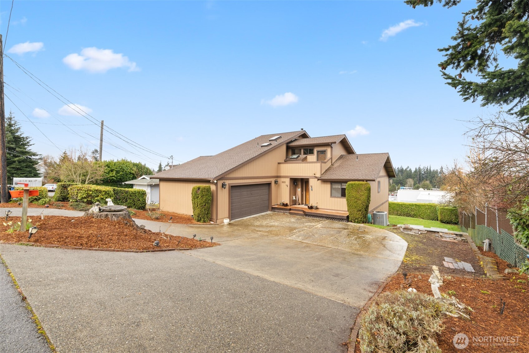 1813 E 3rd Street , Port Angeles, WA 98362