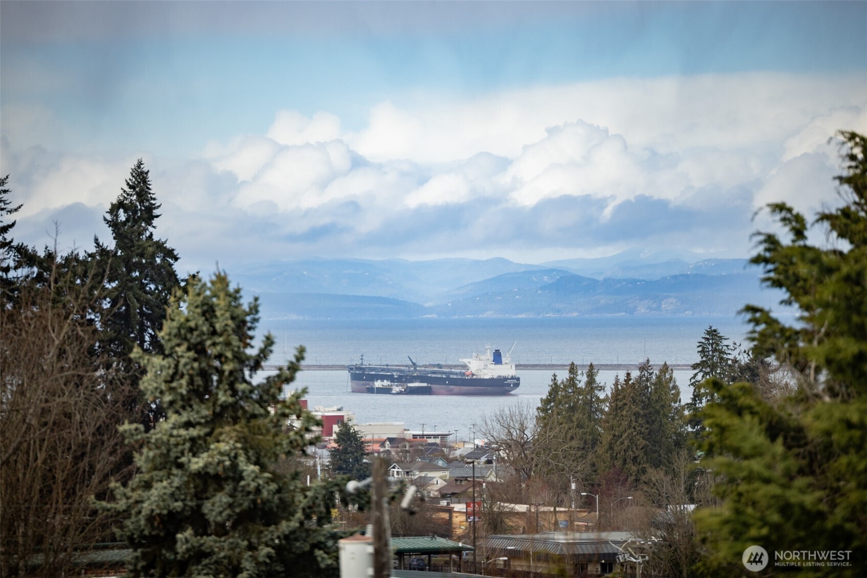 1813 E 3rd Street , Port Angeles, WA 98362