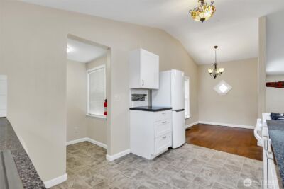 13722 Interlake Avenue N, Seattle, WA 98133 - Photo 15