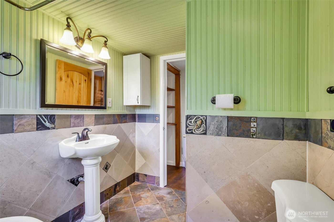 13722 Interlake Avenue N, Seattle, WA 98133