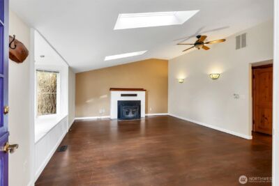 13722 Interlake Avenue N, Seattle, WA 98133 - Photo 3