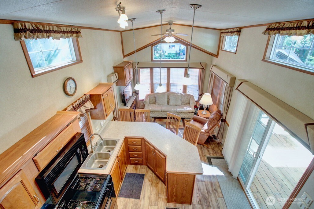 25 Drial Loop , Deming, WA 98244