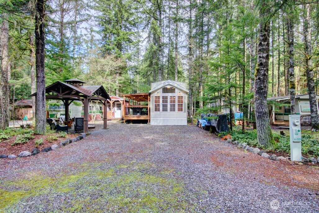 25 Drial Loop , Deming, WA 98244