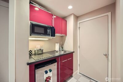 275 W Roy Street #114, Seattle, WA 98119 - Photo 28