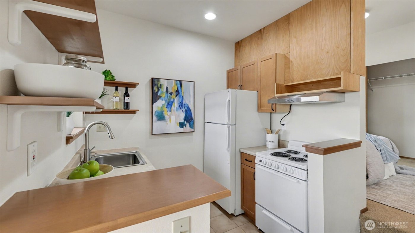 2600 NW 56th Street #3, Seattle, WA 98107