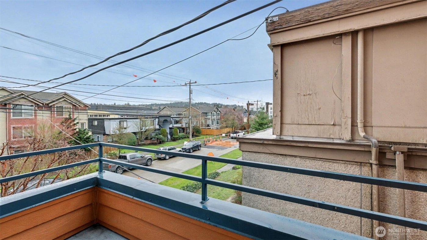 2600 NW 56th Street #3, Seattle, WA 98107