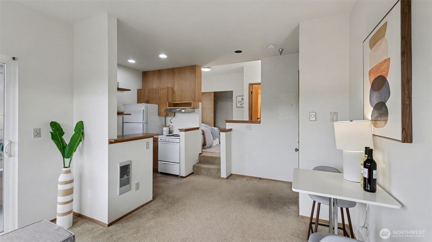 2600 NW 56th Street #3, Seattle, WA 98107