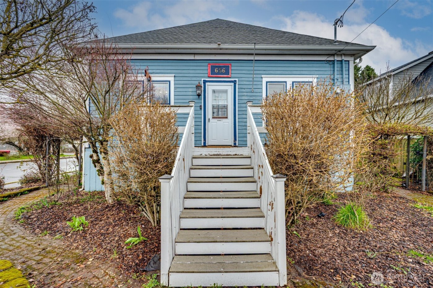 656 Davidson Avenue , Woodland, WA 98674