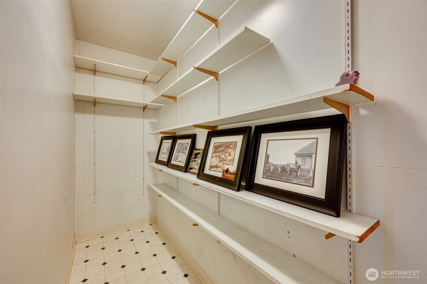 656 Davidson Avenue , Woodland, WA 98674