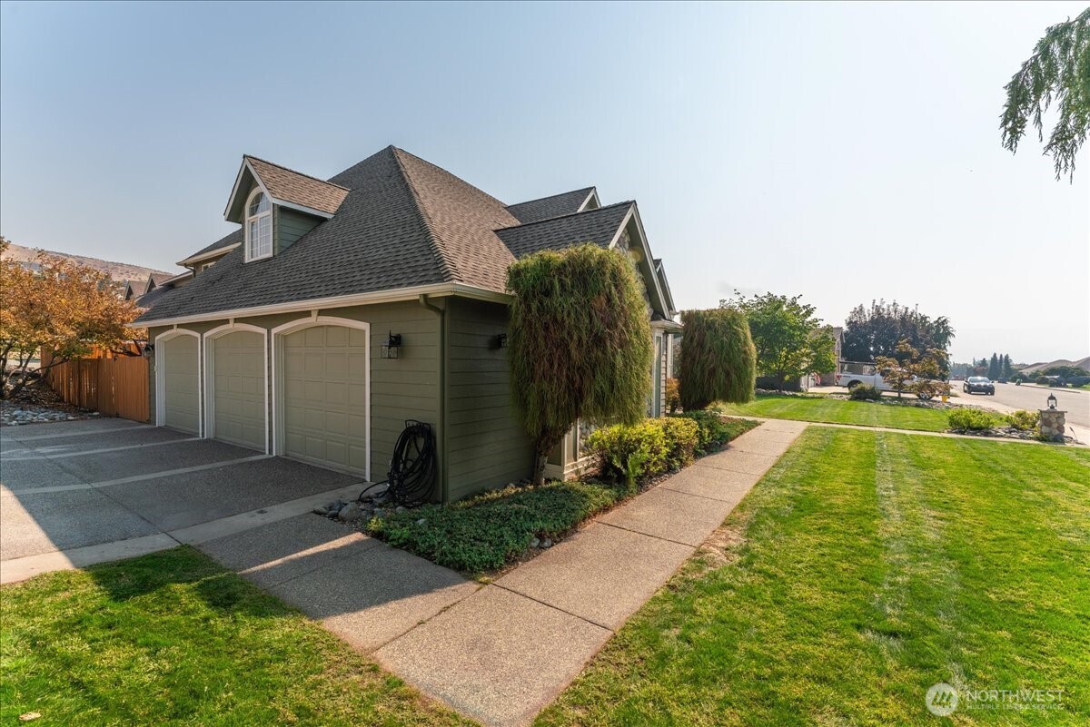 1653 Holly Lane , East Wenatchee, WA 98802