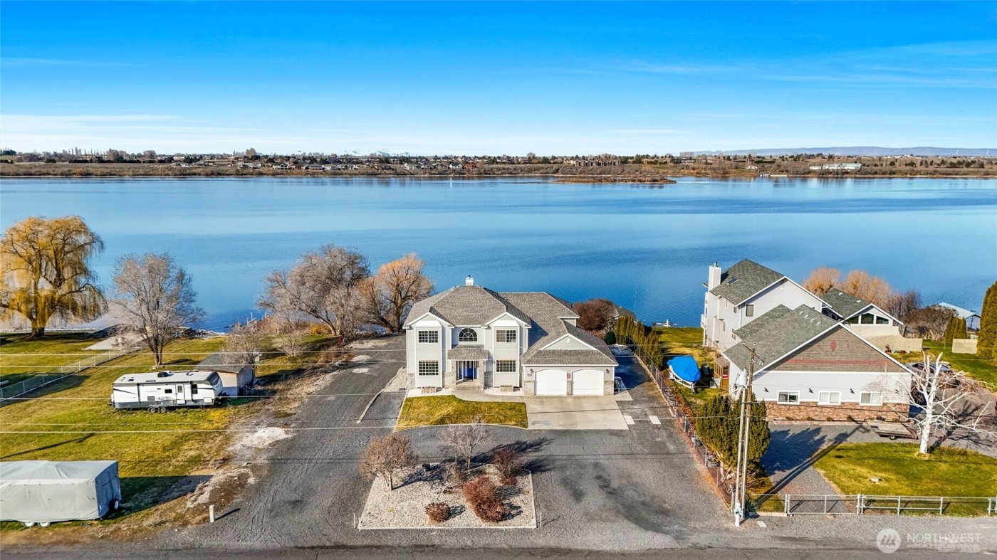 4114 Shorecrest Drive NE, Moses Lake, WA 98837