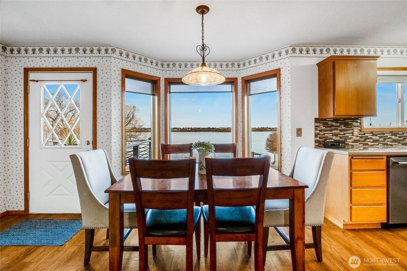 4114 Shorecrest Drive NE, Moses Lake, WA 98837