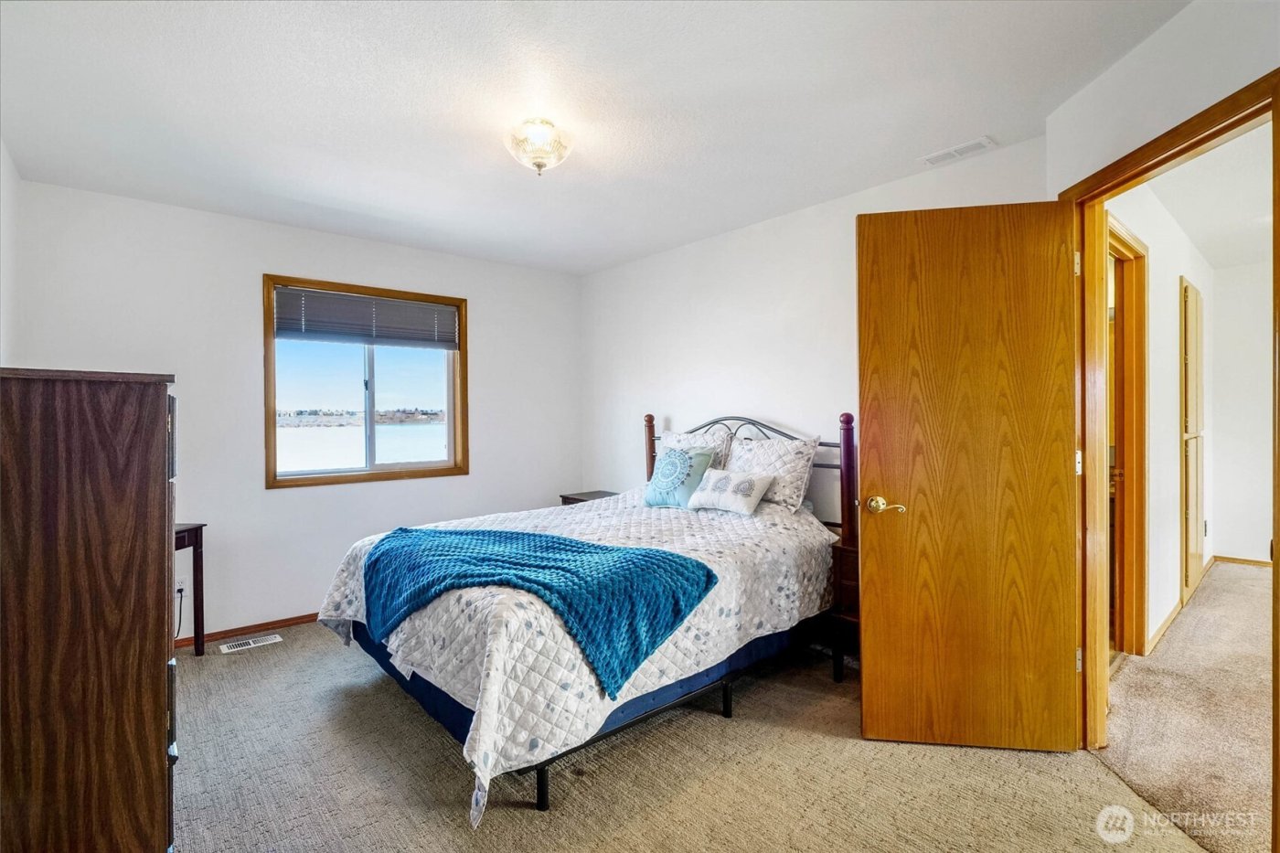 4114 Shorecrest Drive NE, Moses Lake, WA 98837