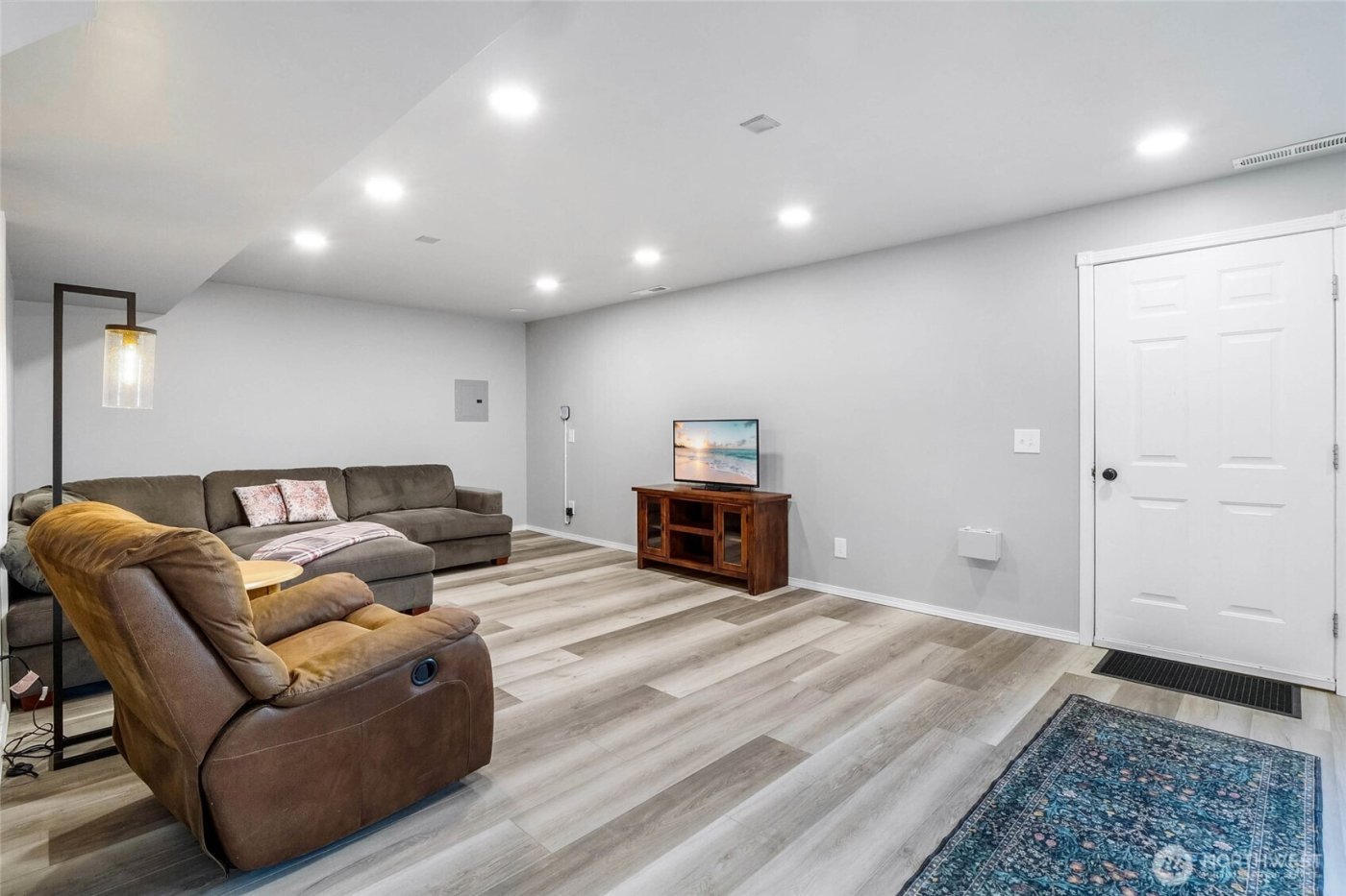 4114 Shorecrest Drive NE, Moses Lake, WA 98837