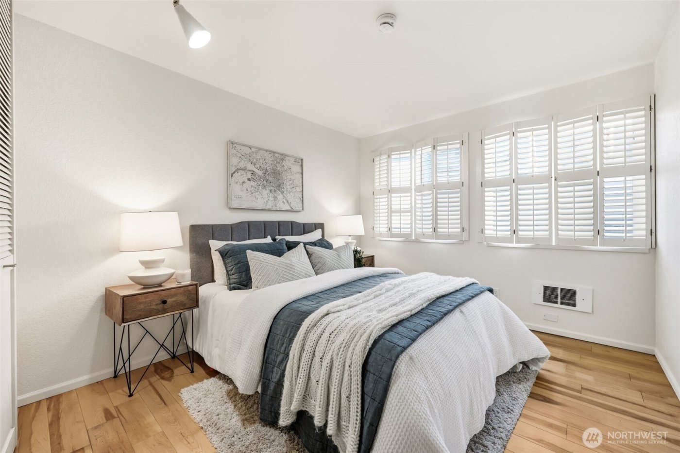 1965 12th Avenue W #403, Seattle, WA 98119