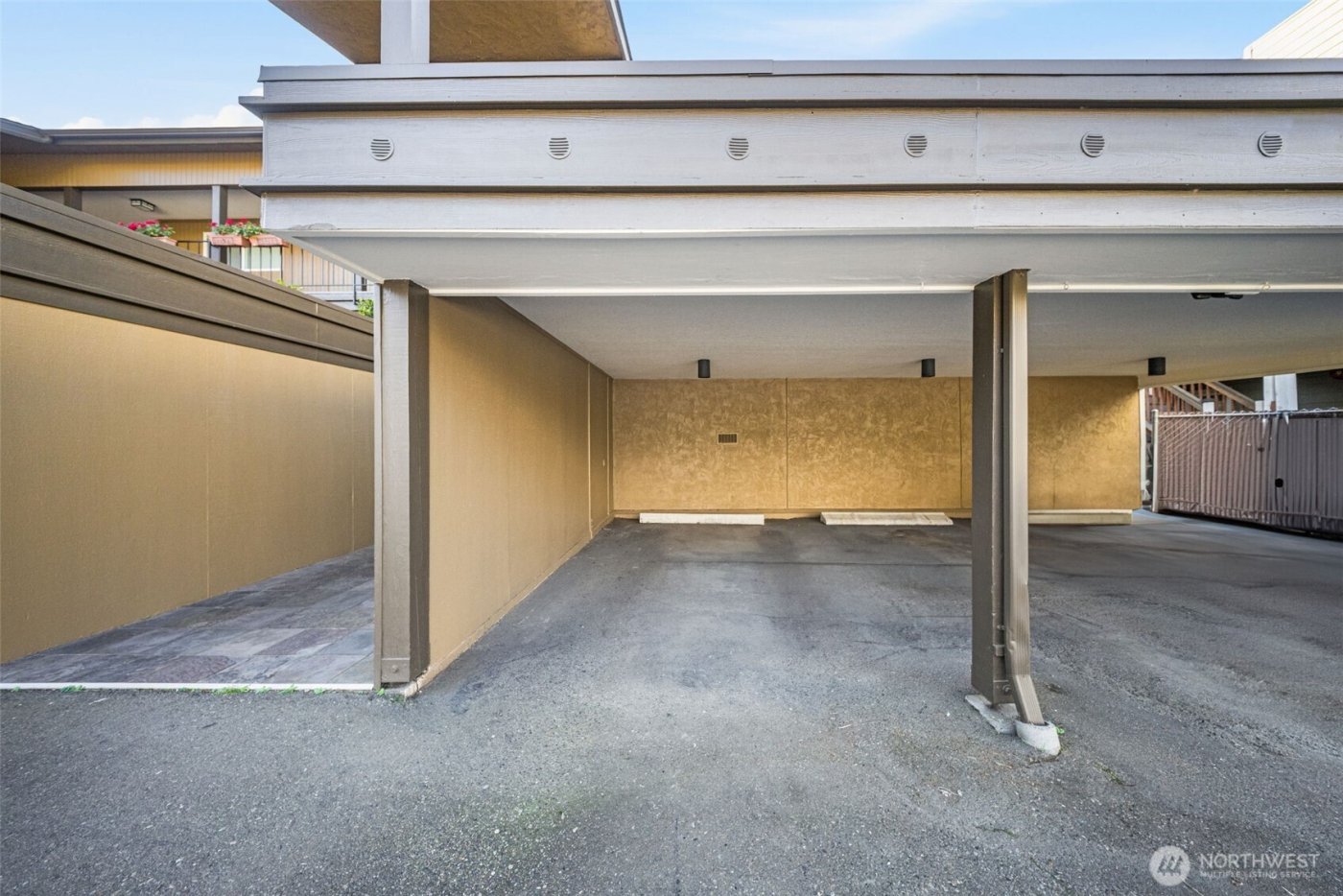 1965 12th Avenue W #403, Seattle, WA 98119