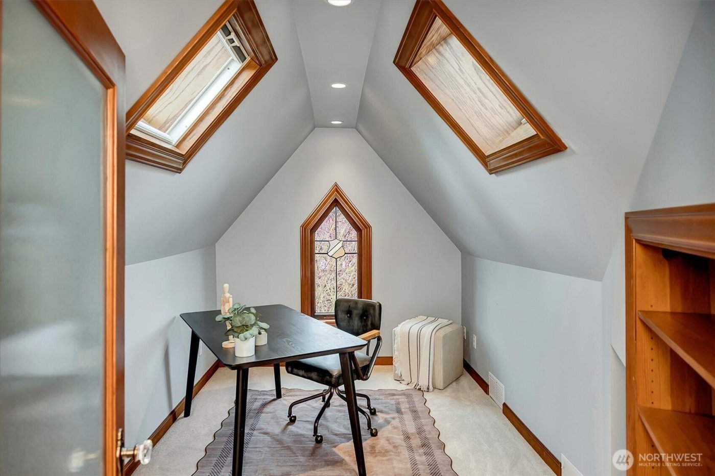 6752 9th Avenue NW, Seattle, WA 98117