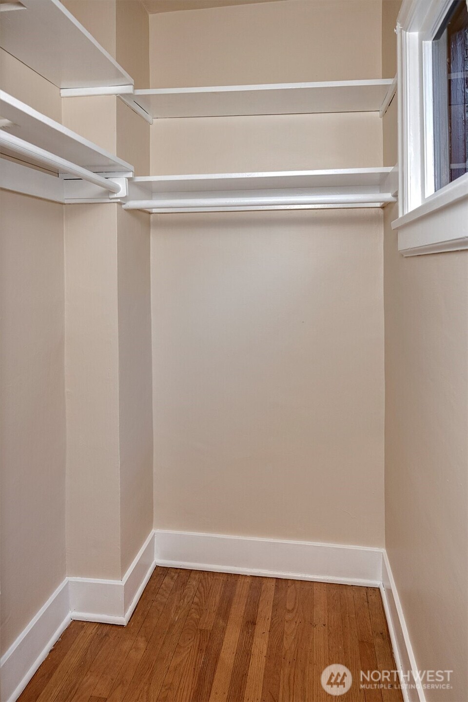 6752 9th Avenue NW, Seattle, WA 98117