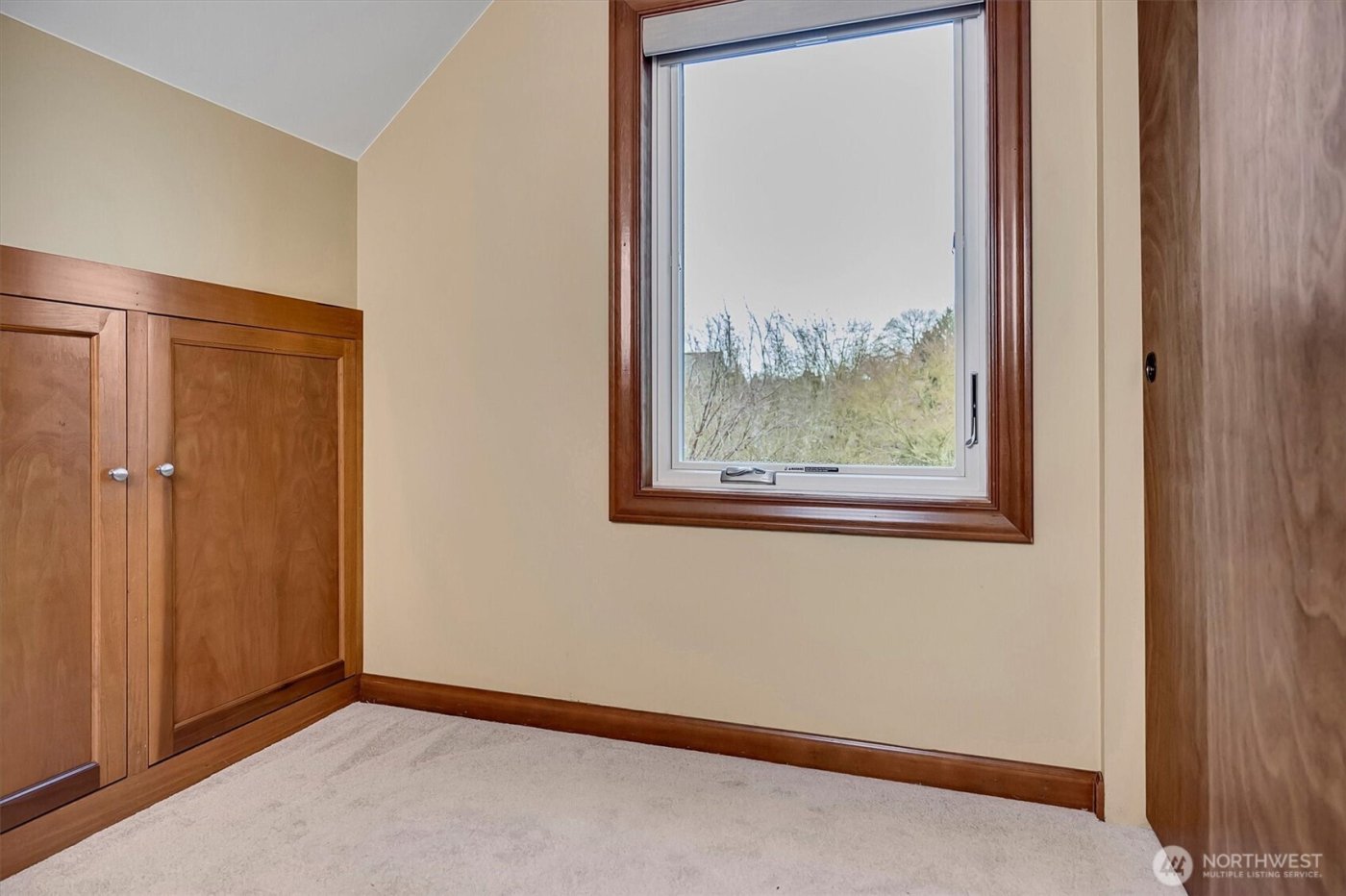 6752 9th Avenue NW, Seattle, WA 98117