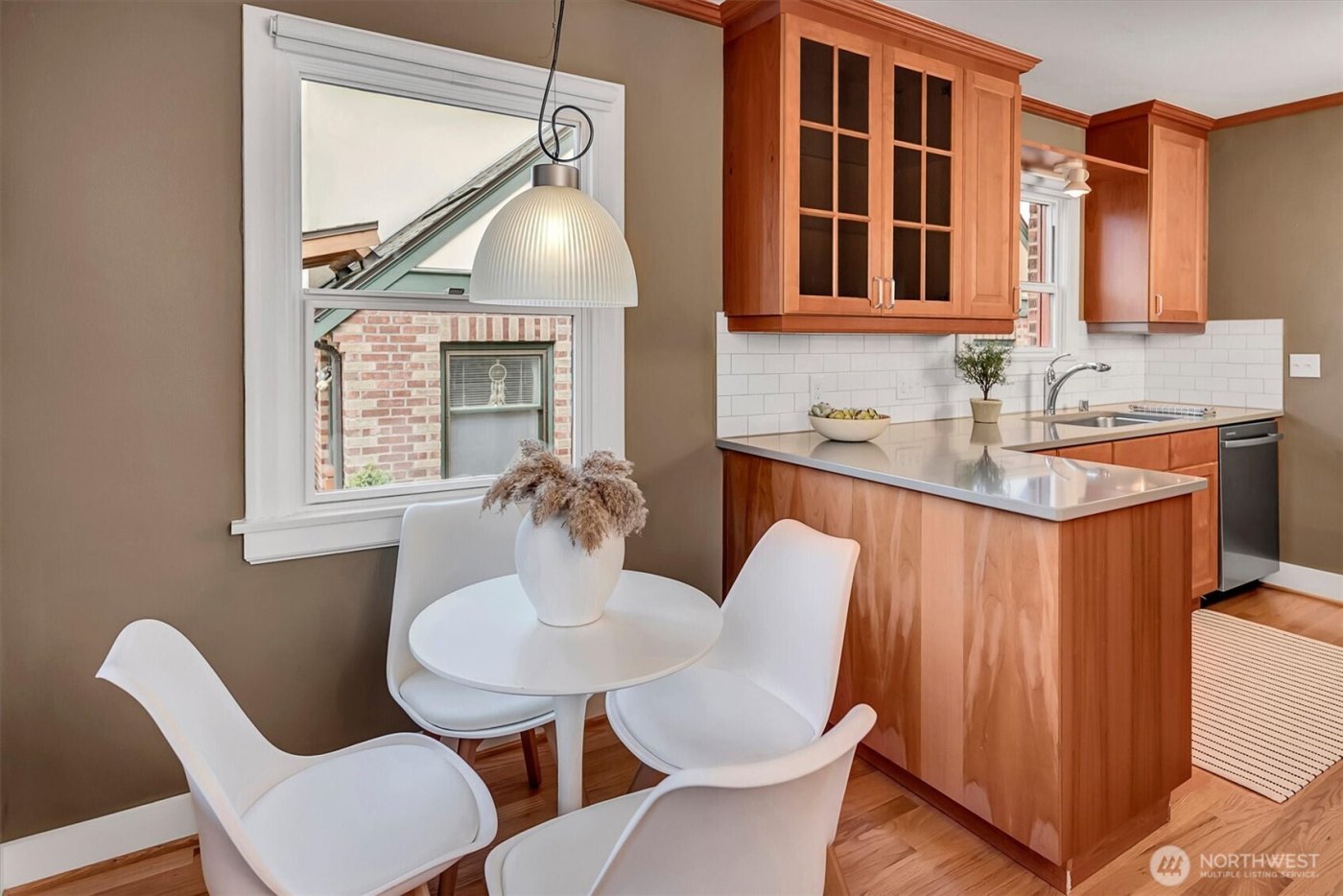 6752 9th Avenue NW, Seattle, WA 98117