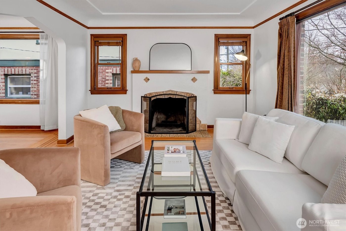 6752 9th Avenue NW, Seattle, WA 98117