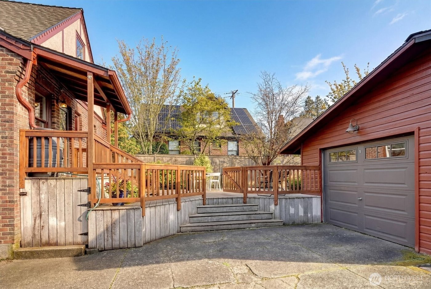 6752 9th Avenue NW, Seattle, WA 98117