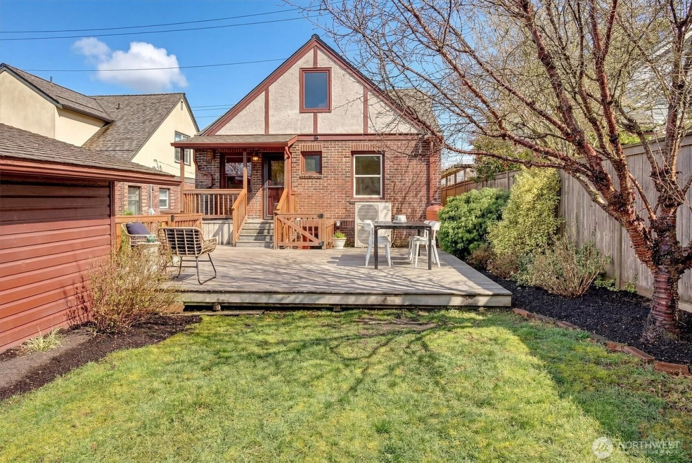 6752 9th Avenue NW, Seattle, WA 98117