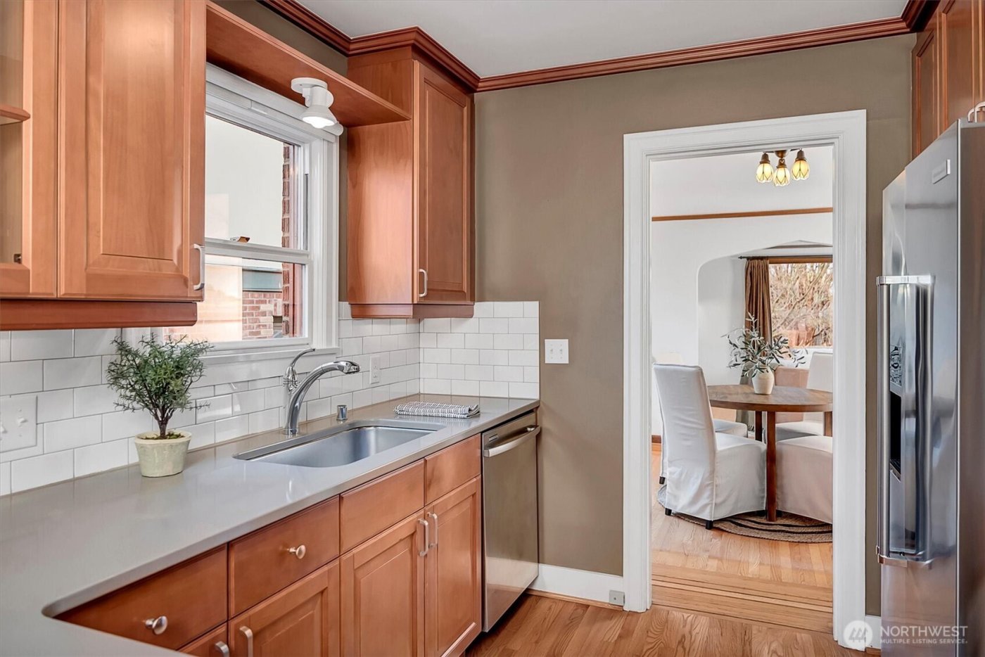 6752 9th Avenue NW, Seattle, WA 98117