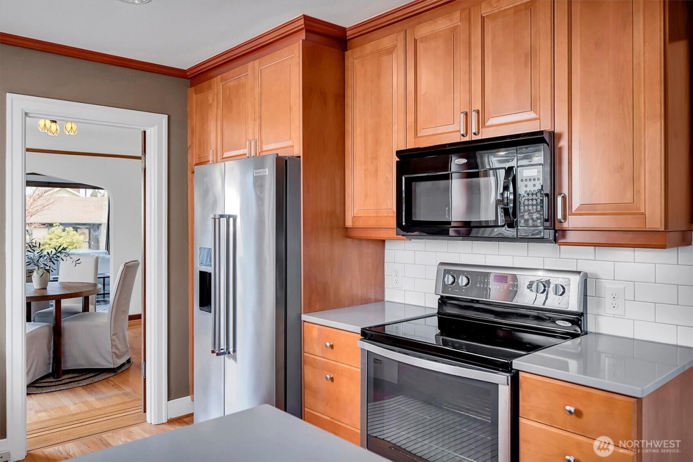 6752 9th Avenue NW, Seattle, WA 98117