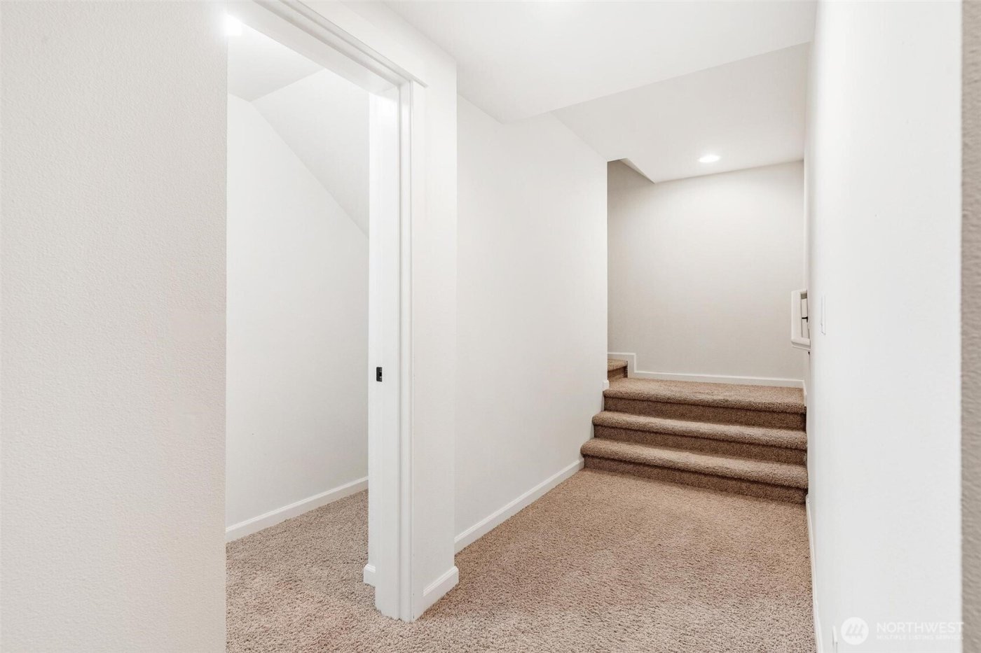 24015 221st Lane SE, Maple Valley, WA 98038-5164