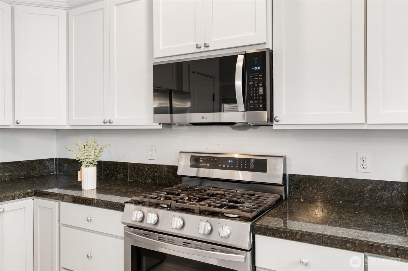 24015 221st Lane SE, Maple Valley, WA 98038-5164