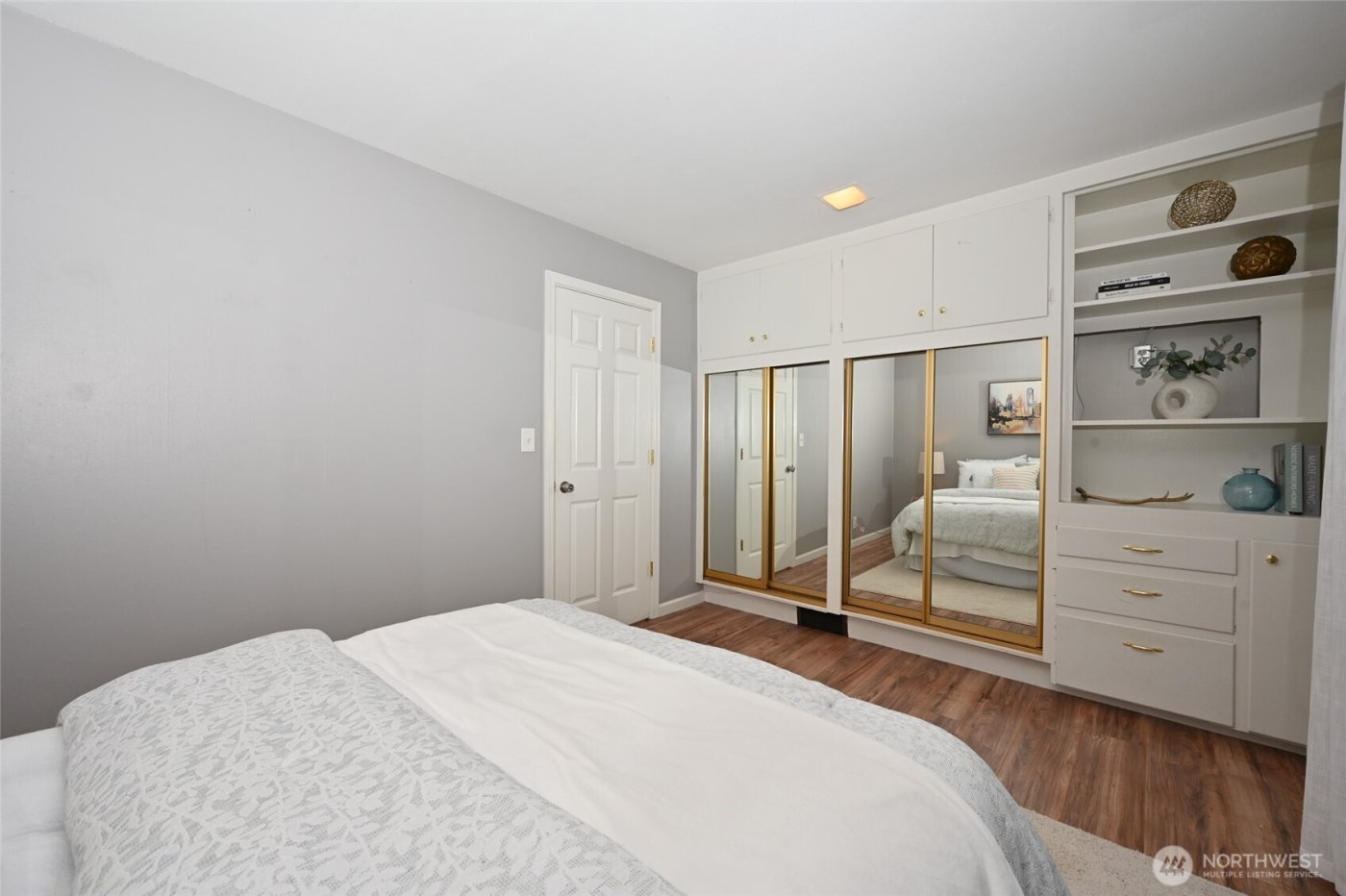 4570 36th Avenue W, Seattle, WA 98199