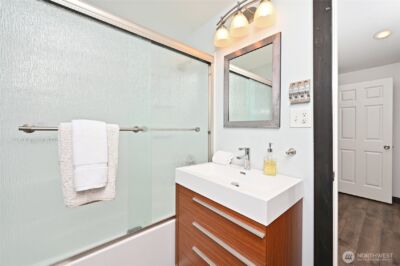 4570 36th Avenue W, Seattle, WA 98199 - Photo 19