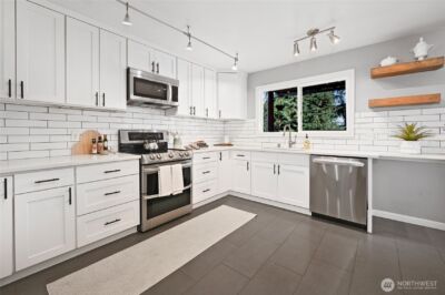 4570 36th Avenue W, Seattle, WA 98199 - Photo 9