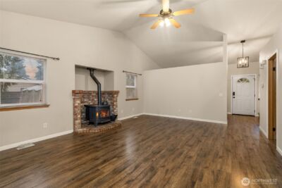 9208 321st Street Ct E, Eatonville, WA 98328 - Photo 7