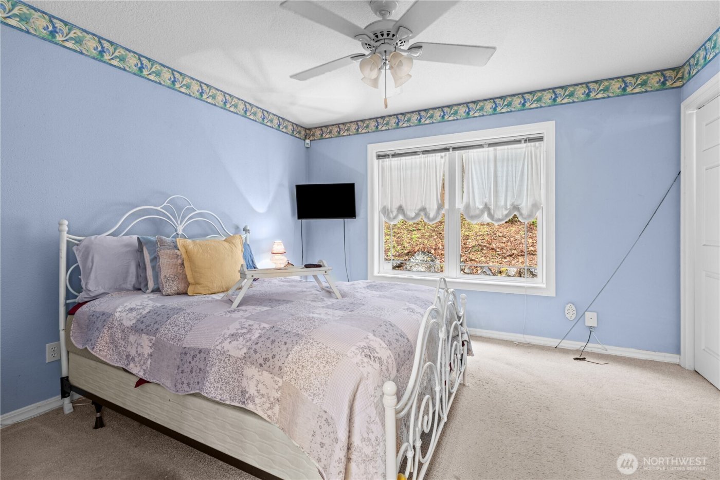 70 N Rim view Place , Hoodsport, WA 98548