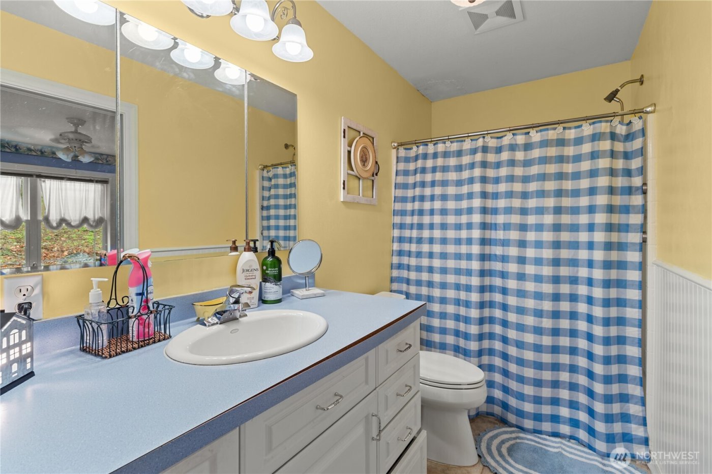 70 N Rim view Place , Hoodsport, WA 98548