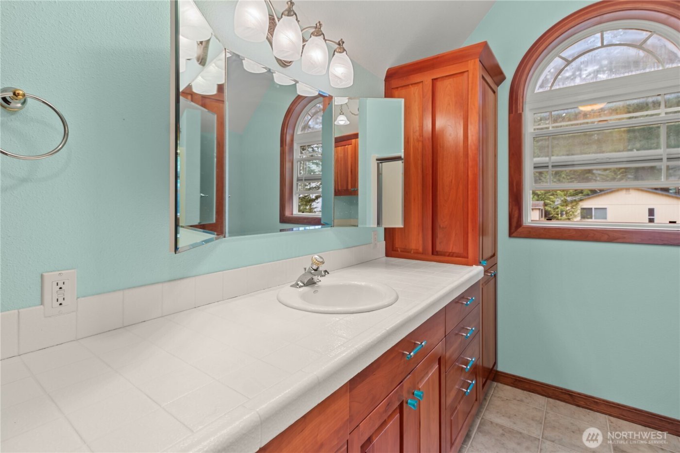 70 N Rim view Place , Hoodsport, WA 98548