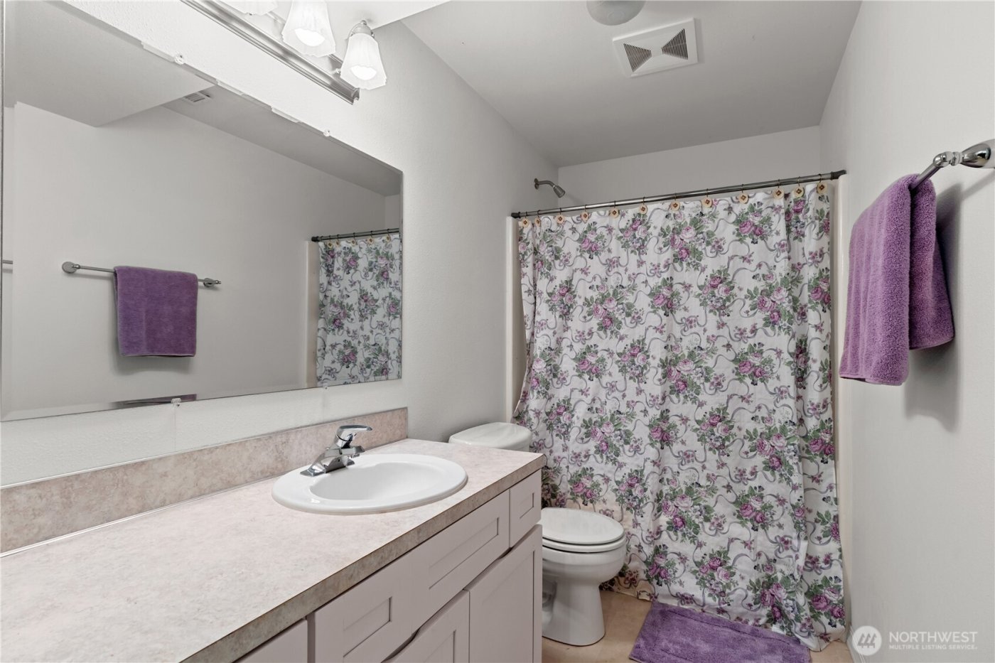 70 N Rim view Place , Hoodsport, WA 98548