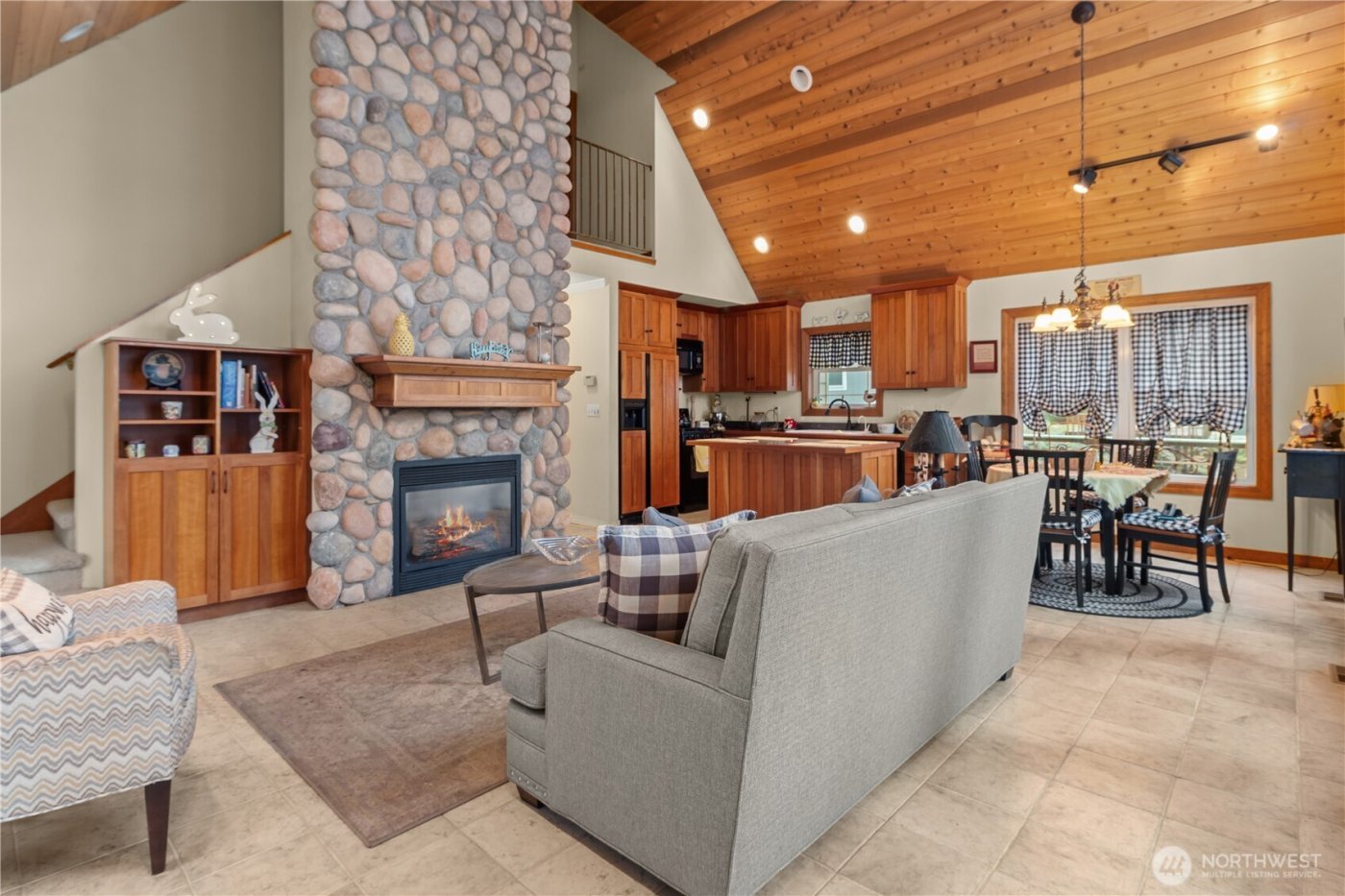 70 N Rim view Place , Hoodsport, WA 98548