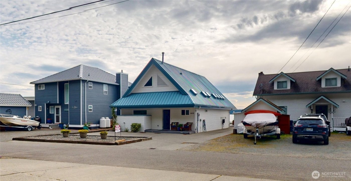 14028 Evergreen Way , Stanwood, WA 98292