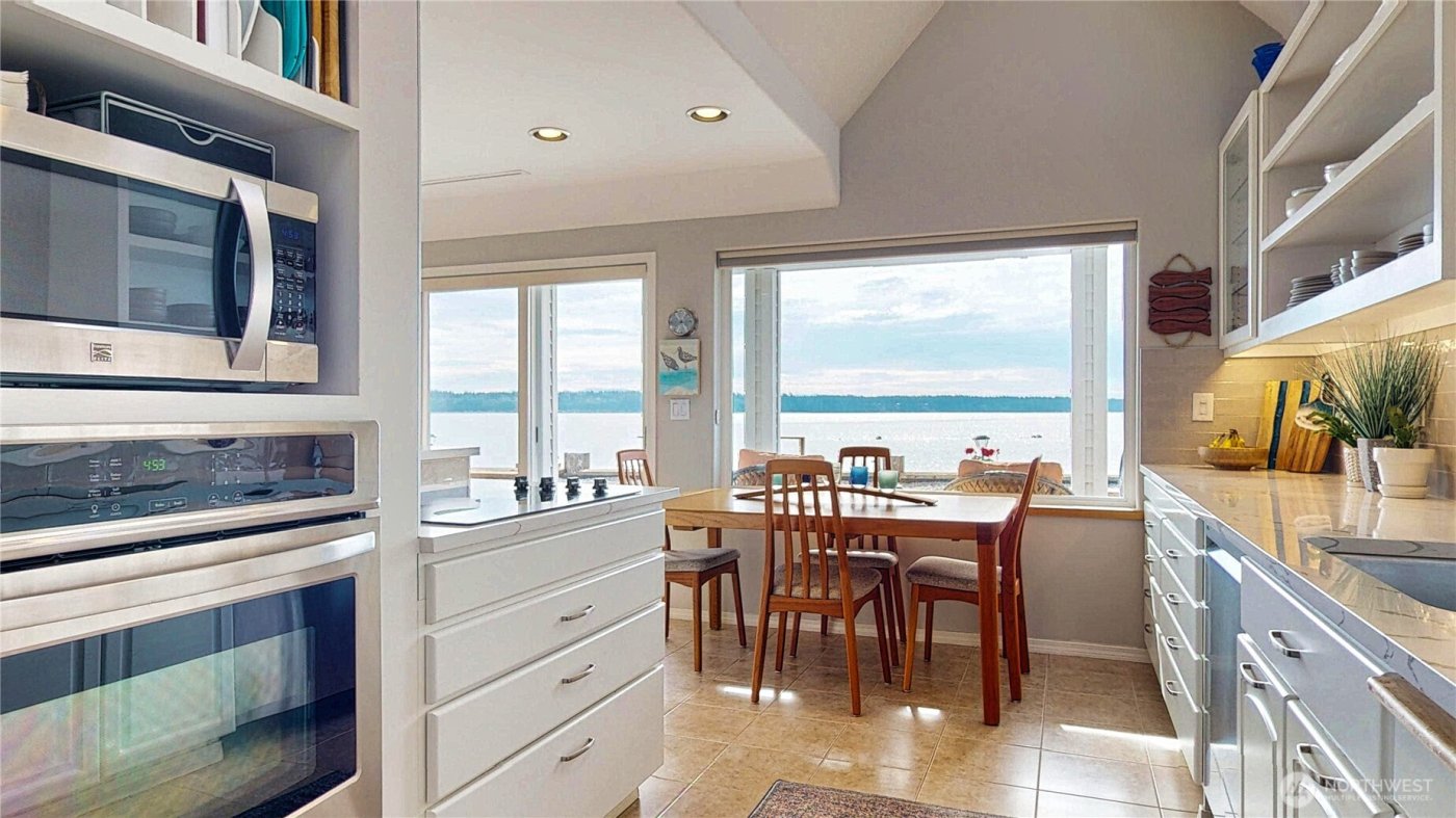 14028 Evergreen Way , Stanwood, WA 98292