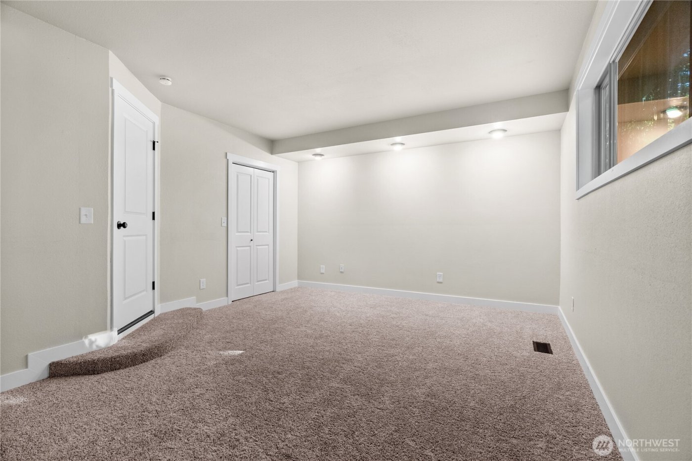 5002 95th Avenue W, University Place, WA 98467